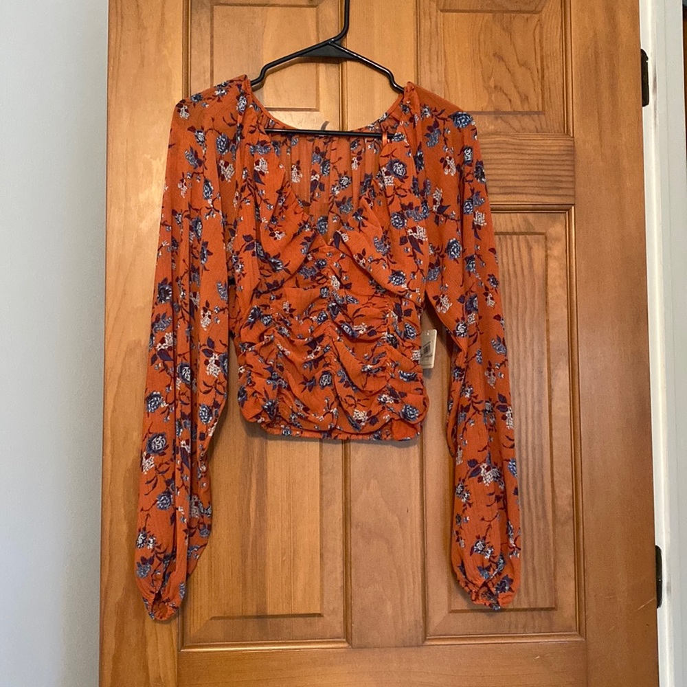 Bubble sleeve crop top v neck